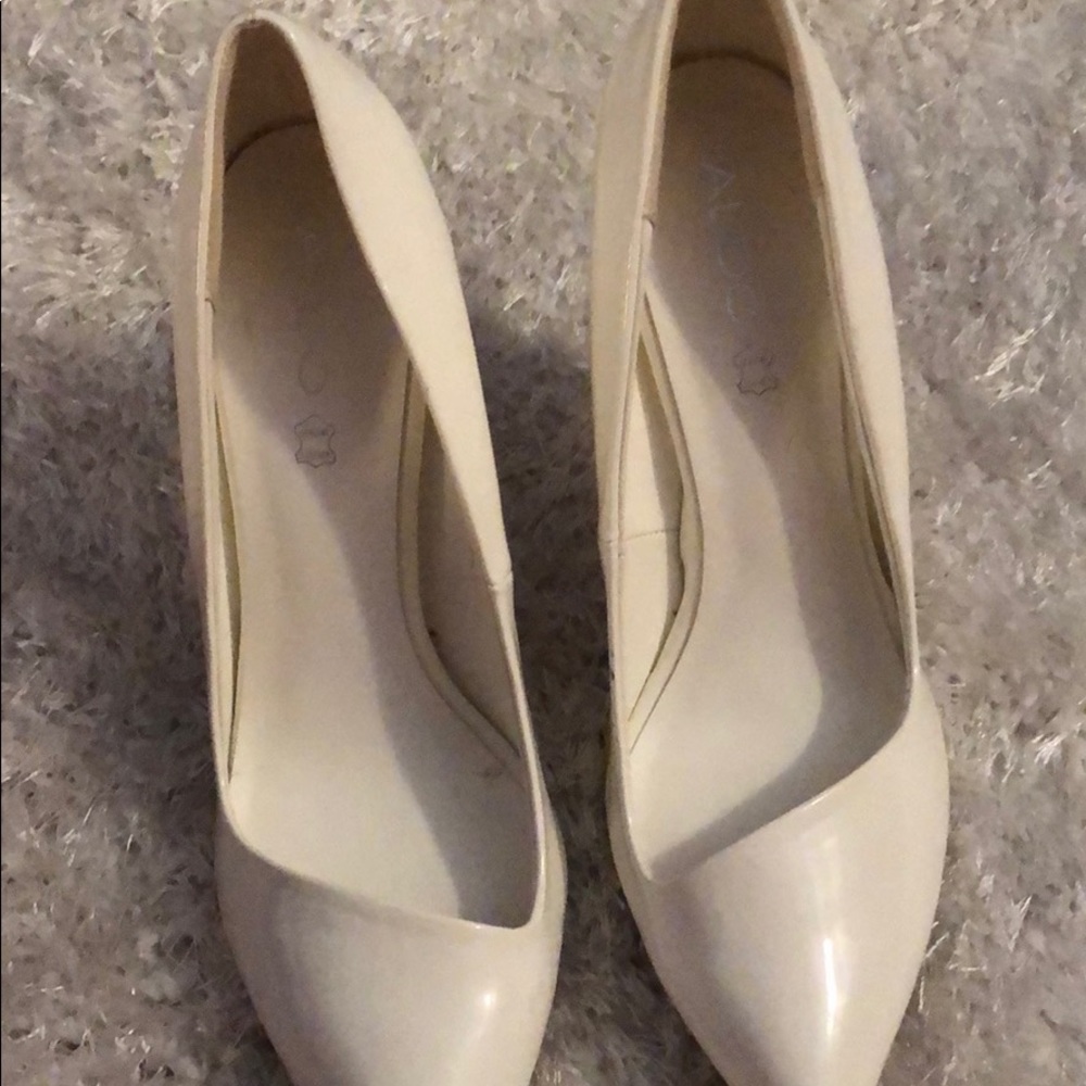 beautiful aldo heels white worn once